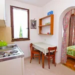 Ivan 41 Apartman Póla