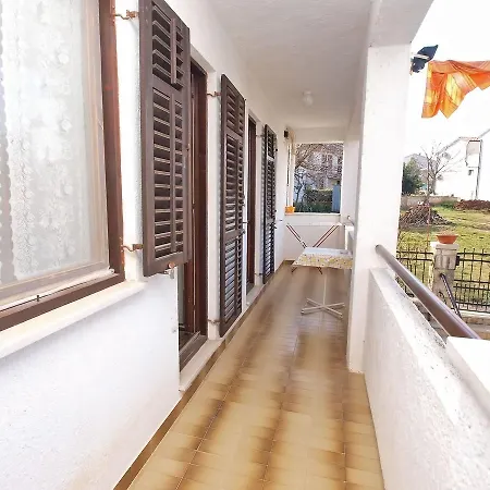 Ivan 41 Apartman Póla